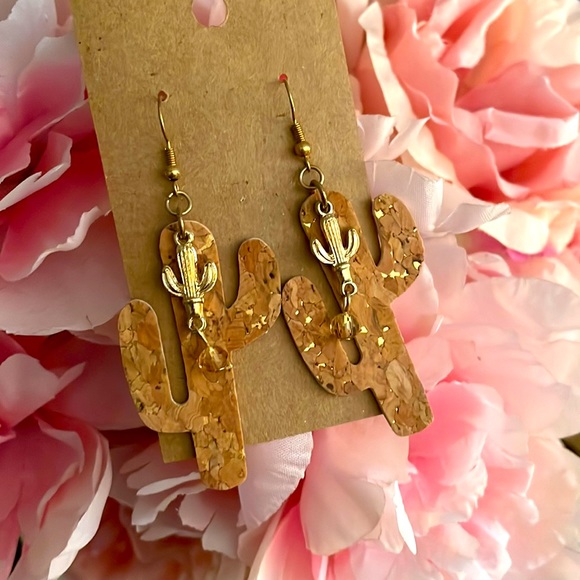 Handmade Cactus cork and gold drop earrings - Picture 1 of 1